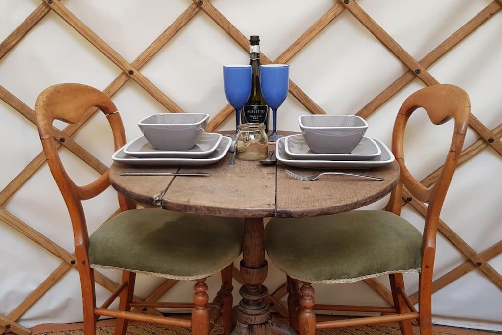 Отель Bronfelen Yurt Cynghordy Экстерьер фото