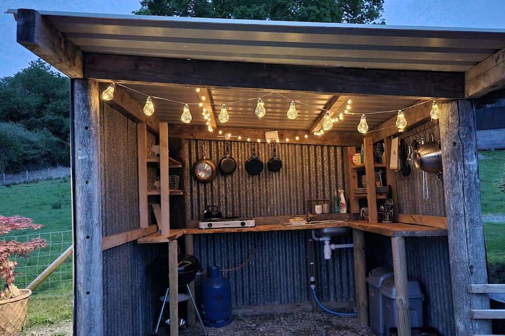 Отель Bronfelen Yurt Cynghordy Экстерьер фото