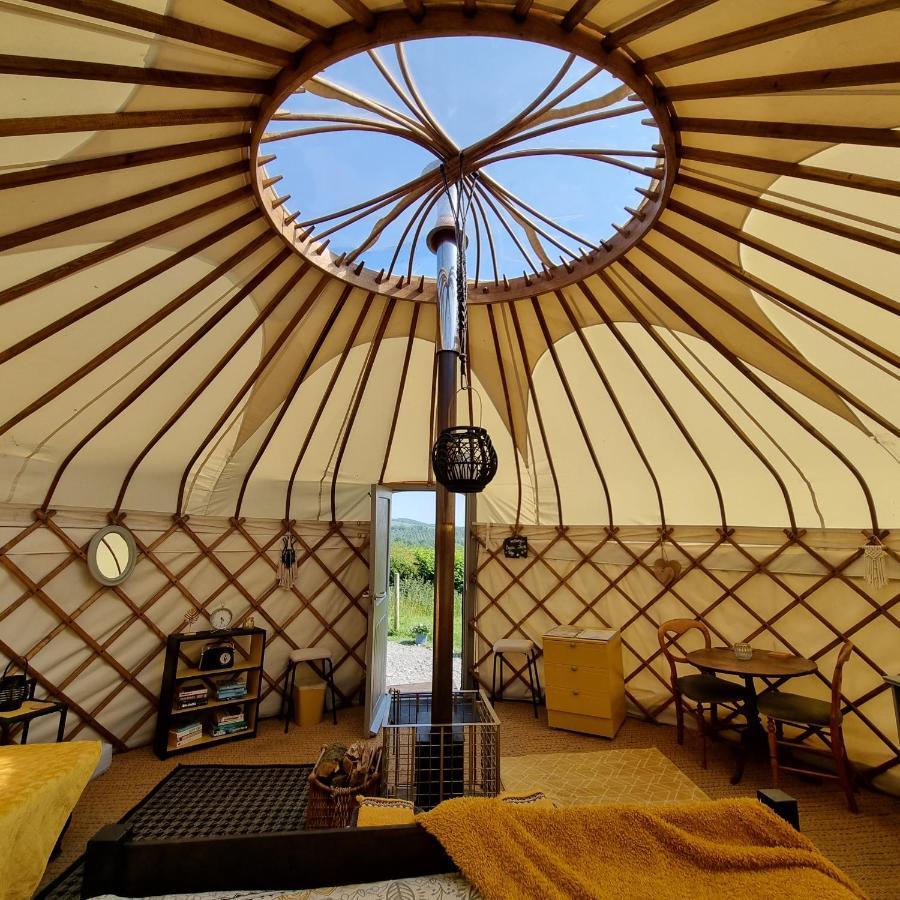 Отель Bronfelen Yurt Cynghordy Экстерьер фото