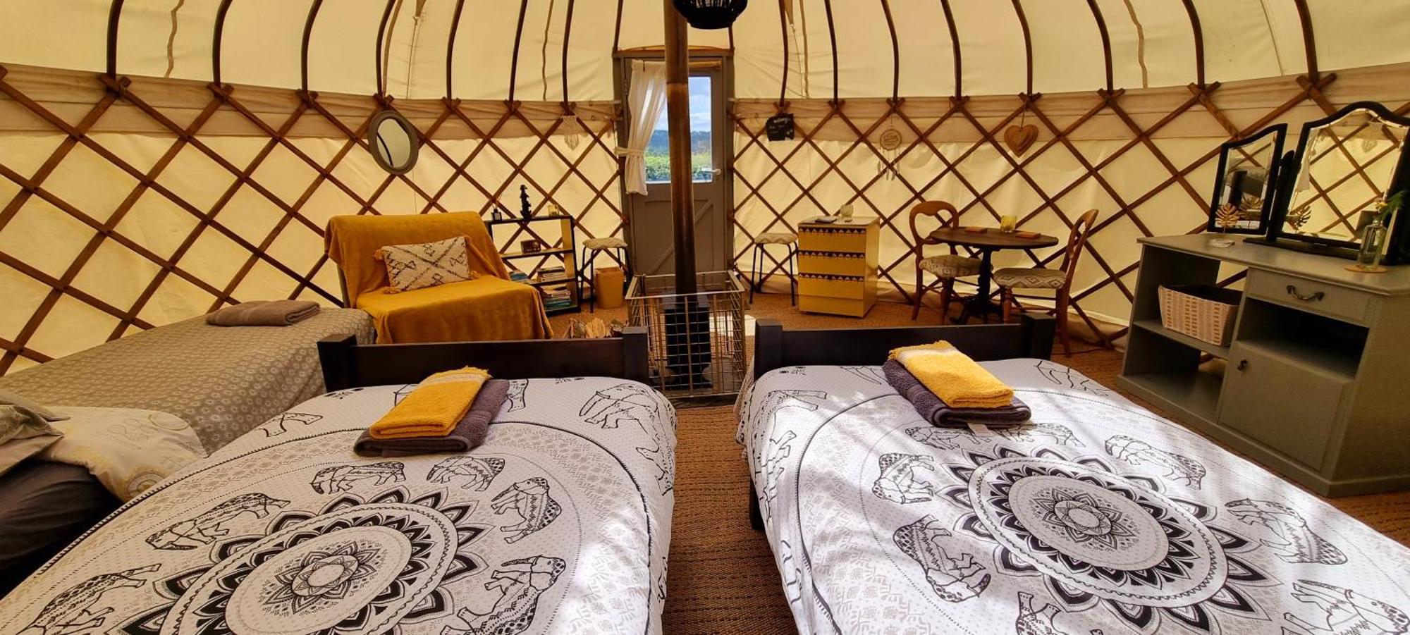Отель Bronfelen Yurt Cynghordy Экстерьер фото